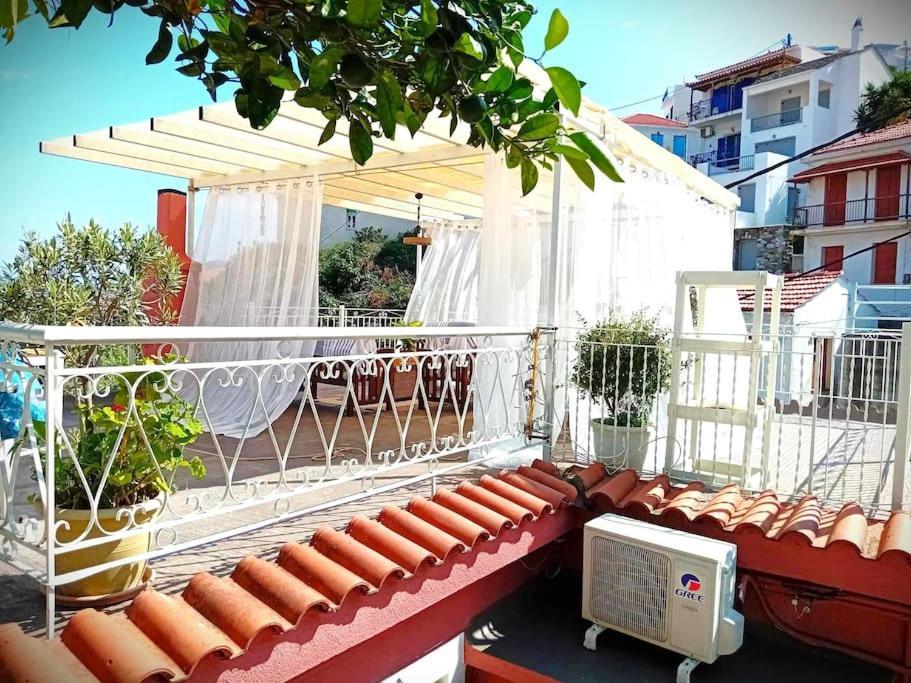 Villa Duka'S Gardenhouse Città di Skopelos Esterno foto